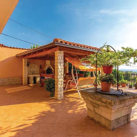 2 Bedroom Gorgeous Apartment In Kostrena Exterior foto